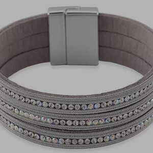 White Aurora Borealis Austrian Crystal Bracelet in Silvertone (7.50 In)